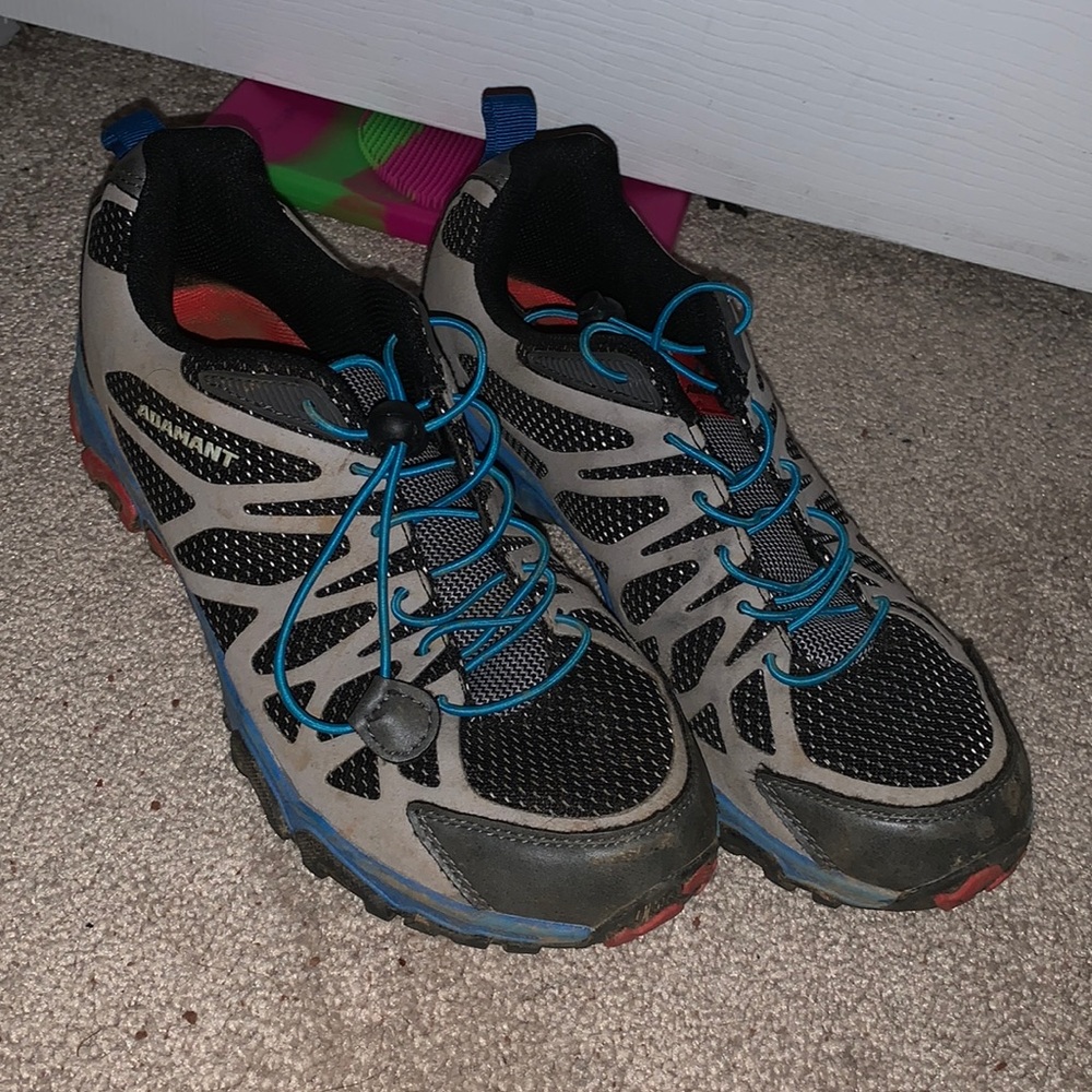 Workout or yard tennis shoes .